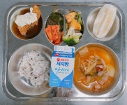 3월 22일 (금) 점심 급식사진 :: 급식 소식 :: 서울석계초등학교 서울석계초등학교 :: 급식 소식 :: 3월 22일 (금) 점심 급식사진