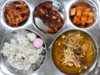 3월 25일 (월) 점심 급식사진 :: 급식 소식 :: 오마중학교 오마중학교 :: 급식 소식 :: 3월 25일 (월) 점심 급식사진