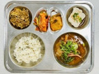 3월 26일 (화) 점심 급식사진 :: 급식 소식 :: 건국대학교사범대학부속중학교 건국대학교사범대학부속중학교 :: 급식 소식 :: 3월 26일 (화) 점심... 