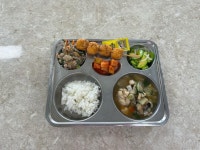 3월 26일 (화) 점심 급식사진 :: 급식 소식 :: 학산여자고등학교 학산여자고등학교 :: 급식 소식 :: 3월 26일 (화) 점심 급식사진