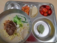 4월 12일 (금) 점심 급식사진 :: 급식 소식 :: 제주동여자중학교 제주동여자중학교 :: 급식 소식 :: 4월 12일 (금) 점심 급식사진