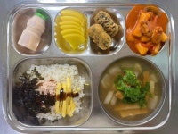 4월 12일 (금) 점심 급식사진 :: 급식 소식 :: 화성동화중학교 화성동화중학교 :: 급식 소식 :: 4월 12일 (금) 점심 급식사진