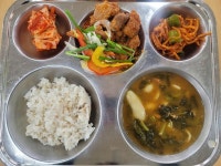4월 18일 (목) 점심 급식사진 :: 급식 소식 :: 신장중학교 신장중학교 :: 급식 소식 :: 4월 18일 (목) 점심 급식사진