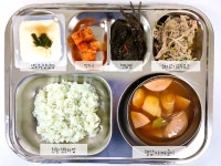 맛있고 건강한 4월 23일 식단사진 :: 급식소식 :: 서산서남초등학교 서산서남초등학교 :: 급식소식 :: 맛있고 건강한 4월 23일 식단사진