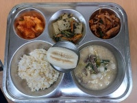 4월 23일 (화) 점심 급식사진 :: 급식 소식 :: 선부중학교 선부중학교 :: 급식 소식 :: 4월 23일 (화) 점심 급식사진