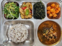 4월 22일 (월) 점심 급식사진 :: 급식 소식 :: 삼각산고등학교 삼각산고등학교 :: 급식 소식 :: 4월 22일 (월) 점심 급식사진