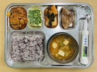 4월 24일 (수) 점심 급식사진 :: 급식 소식 :: 한성여자중학교 한성여자중학교 :: 급식 소식 :: 4월 24일 (수) 점심 급식사진