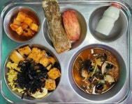 4월 24일 (수) 점심 급식사진 :: 급식 소식 :: 장성중학교 장성중학교 :: 급식 소식 :: 4월 24일 (수) 점심 급식사진