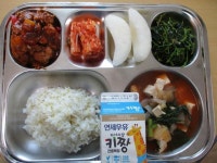 5월 13일 (월) 점심 급식사진 :: 급식 소식 :: 서울용곡초등학교 서울용곡초등학교 :: 급식 소식 :: 5월 13일 (월) 점심 급식사진