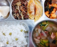 5월 16일 (목) 점심 급식사진 :: 급식소식 :: 샘말초등학교 샘말초등학교 :: 급식소식 :: 5월 16일 (목) 점심 급식사진