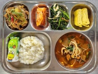 5월 16일 (목) 점심 급식사진 :: 급식 소식 :: 여수신월초등학교 여수신월초등학교 :: 급식 소식 :: 5월 16일 (목) 점심 급식사진