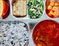 5월 23일 (목) 점심 급식사진 :: 급식소식 :: 샘말초등학교 샘말초등학교 :: 급식소식 :: 5월 23일 (목) 점심 급식사진