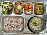 6월 11일 (화) 점심 급식사진 :: 급식 소식 :: 신라중학교 신라중학교 :: 급식 소식 :: 6월 11일 (화) 점심 급식사진