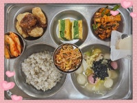 6월 13일 (목) 점심 급식사진 :: 급식 소식 :: 두송중학교 두송중학교 :: 급식 소식 :: 6월 13일 (목) 점심 급식사진