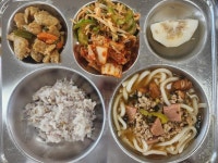 6월 21일 (금) 점심 급식사진 :: 급식 소식 :: 미원초등학교위곡분교장 미원초등학교위곡분교장 :: 급식 소식 :: 6월 21일 (금) 점심 급식사진