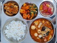 7월 23일 (화) 점심 급식사진 :: 급식소식 :: 용죽초등학교 용죽초등학교 :: 급식소식 :: 7월 23일 (화) 점심 급식사진