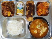 9월 19일 (목) 점심 급식사진 :: 급식 소식 :: 명진중학교 명진중학교 :: 급식 소식 :: 9월 19일 (목) 점심 급식사진