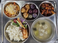 9월 23일 (월) 점심 급식사진 :: 급식 소식 :: 안동용상초등학교 안동용상초등학교 :: 급식 소식 :: 9월 23일 (월) 점심 급식사진