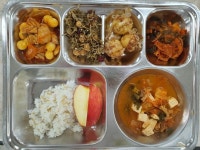 10월 17일 (목) 점심 급식사진 :: 급식 소식 :: 곤지암중학교 곤지암중학교 :: 급식 소식 :: 10월 17일 (목) 점심 급식사진