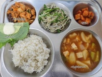 10월 21일 (월) 점심 급식사진 :: 급식 소식 :: 신천중학교 신천중학교 :: 급식 소식 :: 10월 21일 (월) 점심 급식사진