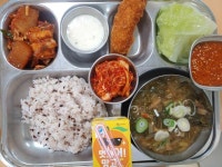 11월 26일 (화) 점심 급식사진 :: 급식 소식 :: 남부민초등학교 남부민초등학교 :: 급식 소식 :: 11월 26일 (화) 점심 급식사진