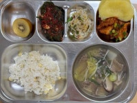 12월 16일 (월) 점심 급식사진 :: 급식 소식 :: 독정초등학교 독정초등학교 :: 급식 소식 :: 12월 16일 (월) 점심 급식사진