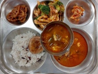 12월 20일 (금) 점심 급식사진 :: 급식 소식 :: 승지초등학교 승지초등학교 :: 급식 소식 :: 12월 20일 (금) 점심 급식사진