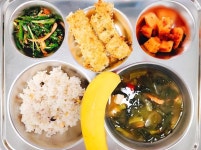 3월 25일 (화) 점심 급식사진 :: 급식 소식 :: 신도초등학교 신도초등학교 :: 급식 소식 :: 3월 25일 (화) 점심 급식사진