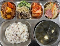 4월 1일 (화) 점심 급식사진 :: 급식소식 :: 부산해마루학교 부산해마루학교 :: 급식소식 :: 4월 1일 (화) 점심 급식사진