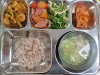 20250331 차수수밥,닭곰탕,해물잡채,모듬소시지볶음,참나물샐러드,배추김치 :: 급식 소식 :: 천안새샘중학교 천안새샘중학교 :: 급식 소식... 