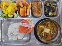 4월 9일 (수) 점심 급식사진 :: 급식 소식 :: 성덕여자중학교 성덕여자중학교 :: 급식 소식 :: 4월 9일 (수) 점심 급식사진