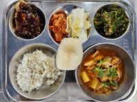 4월 15일 (화) 점심 급식사진 :: 급식 소식 :: 분진중학교 분진중학교 :: 급식 소식 :: 4월 15일 (화) 점심 급식사진