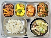 4월 21일 (월) 점심 급식사진 :: 급식 소식 :: 신라중학교 신라중학교 :: 급식 소식 :: 4월 21일 (월) 점심 급식사진