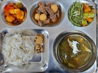 5월 12일 (월) 점심 급식사진 :: 급식 소식 :: 새롬중학교 새롬중학교 :: 급식 소식 :: 5월 12일 (월) 점심 급식사진
