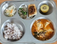 7월 17일 (목) 점심 급식사진 :: 급식 소식 :: 금파초등학교 금파초등학교 :: 급식 소식 :: 7월 17일 (목) 점심 급식사진