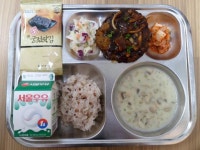 8월 22일 (금) 점심 급식사진 :: 급식 소식 :: 서울답십리초등학교 서울답십리초등학교 :: 급식 소식 :: 8월 22일 (금) 점심 급식사진