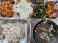 9월 22일 식단: 친환경잡곡밥,한우샤브국,어니언치킨까스,쫄면,취나물볶음,배추김치 :: 급식 소식 :: 송악고등학교 송악고등학교 :: 급식 소식... 