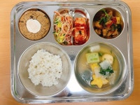 10월 24일 (금) 점심 급식사진 :: 급식 소식 :: 화홍초등학교 화홍초등학교 :: 급식 소식 :: 10월 24일 (금) 점심 급식사진