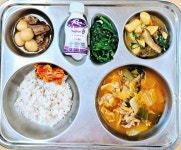 12월 18일 (목) 점심 급식사진 :: 급식 소식 :: 영천중앙초등학교 영천중앙초등학교 :: 급식 소식 :: 12월 18일 (목) 점심 급식사진