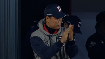 [두산] 3/26 '정수빈 희생타 + 라모스 적시타' 역전 성공! 박수치는 이승엽 감독 | TVING [두산] 3/26  '정수빈 희생타 + 라모스 적시타' 역전...
