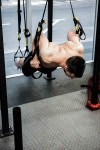 Shirtless man hanging at the rope at the crossfit gym | 유토이미지 | 상세페이지 | 베이직샵 | 사진 | 20012470