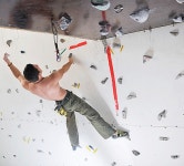 young and fit man exercise free mountain climbing on indoor practice wall | 유토이미지 | 상세페이지 | 베이직샵 | 사진 | 19535602