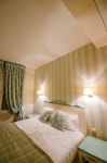 유토이미지 | Hotel room with double bed