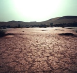 유토이미지 | Drought land