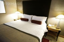 유토이미지 | Double bed in the hotel room