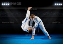 유토이미지 | Children martial arts fighters in sports hall