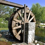 유토이미지 | 공원의 물레방아