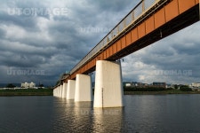 유토이미지 | 폐철교가 된 대구 하양기찻길