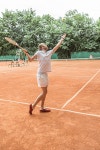 athletic men playing tennis with retro wooden rackets on court | 유토이미지 | 상세페이지 | 베이직샵 | 사진 | 21096099
