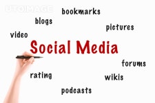 유토이미지 | cropped image of woman writing social media inscriptions isolated on white